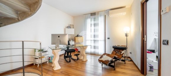 6 bedrooms House in Lavagno, Italy No. 315565 18