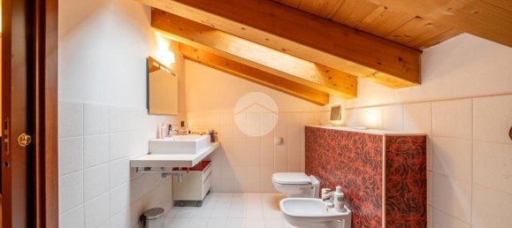 6 bedrooms House in Lavagno, Italy No. 315565 28