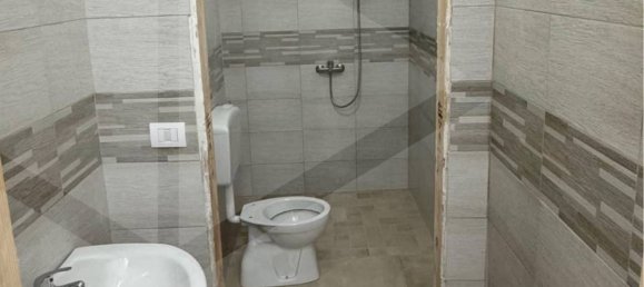 1غرفة عقار تجاري في Bari, Italy رقم 23069 4