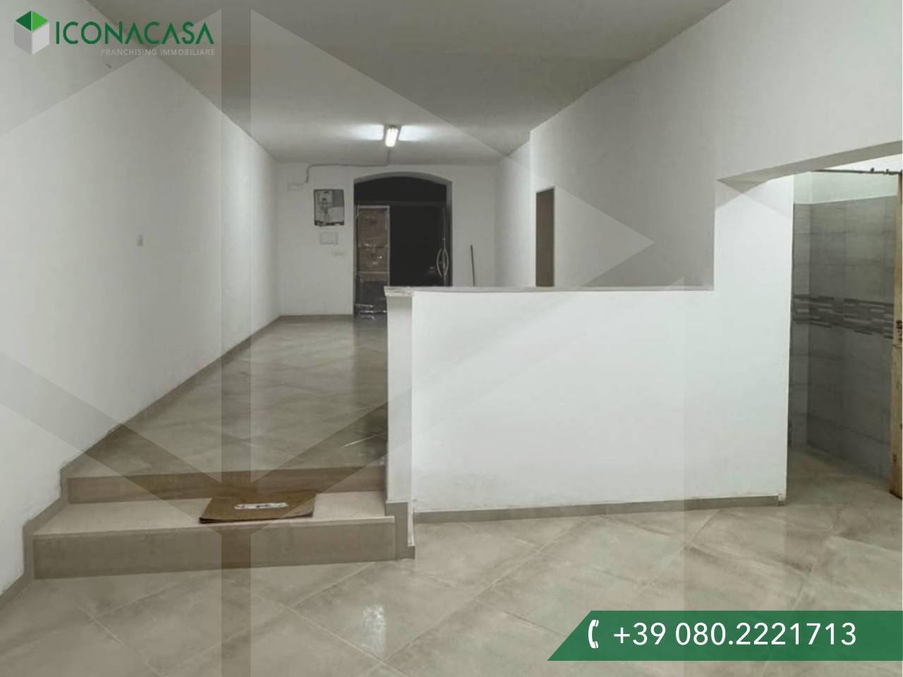 1غرفة عقار تجاري في Bari, Italy رقم 23069