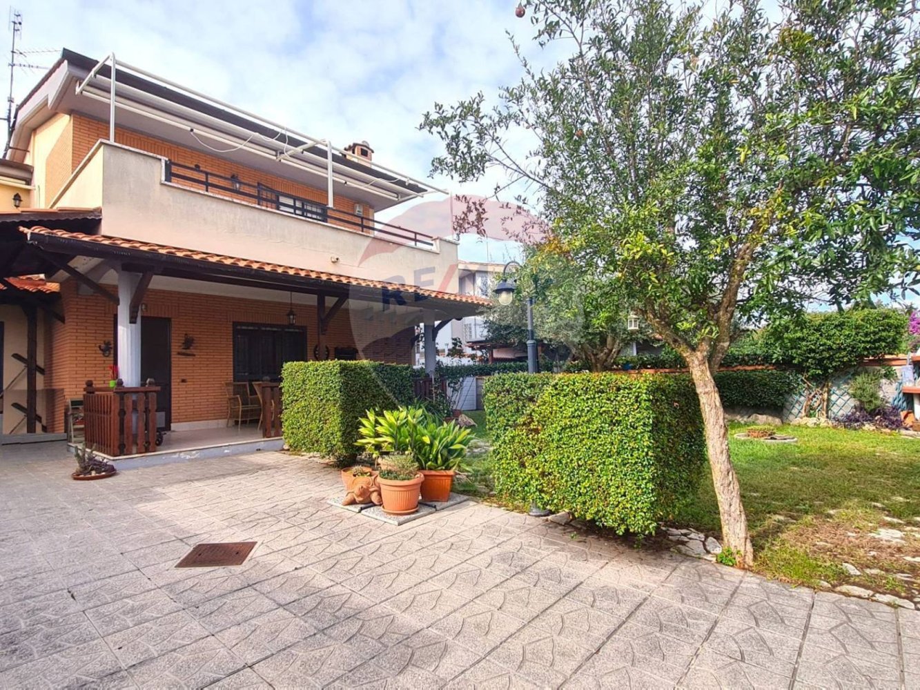 4 bedrooms Villa in Anzio, Italy No. 64218