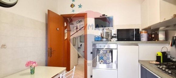 4 bedrooms Villa in Anzio, Italy No. 64218 9