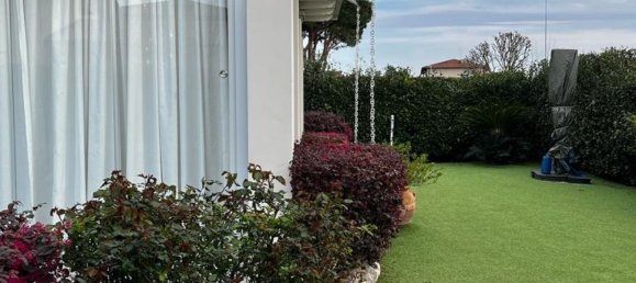 4 bedrooms Villa in Forte dei Marmi, Italy No. 165006 15