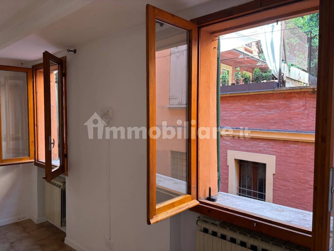 1 bedroom Apartment in Bologna, Italy No. 390025