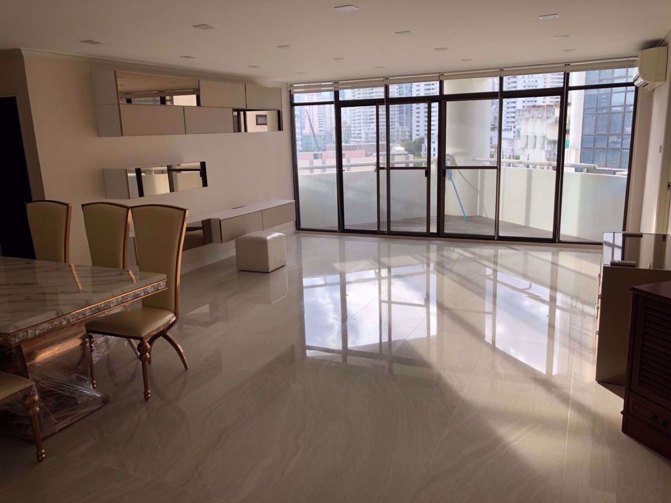 2 bedrooms Condo in Watthana, Thailand No. 9899