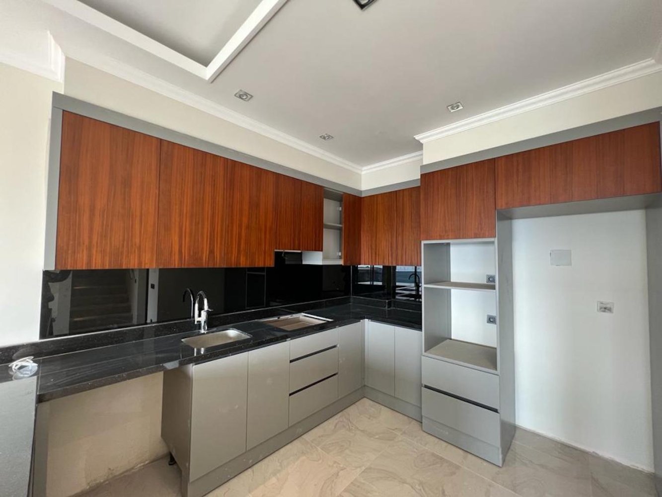 Apartment 2+1 in Alanya, Turkey No. 24218