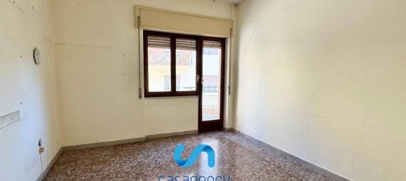 5 rooms Apartment in Caserta, Italy No. 70680 9