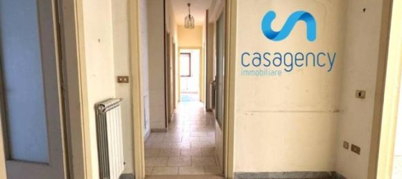 5 rooms Apartment in Caserta, Italy No. 70680 3