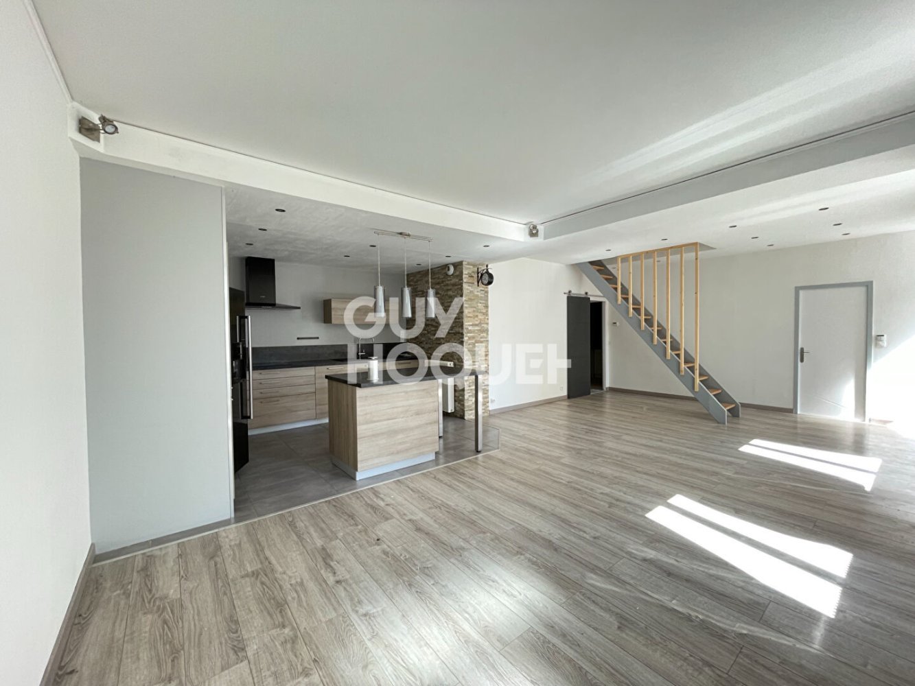 3 bedrooms House in Bourges, France No. 90879