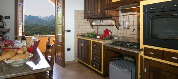 5 bedrooms Villa in Castiglione di Garfagnana, Italy No. 188138 10