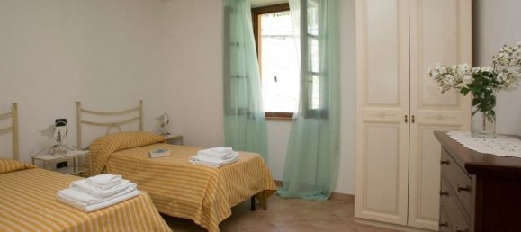 5 bedrooms Villa in Castiglione di Garfagnana, Italy No. 188138 13