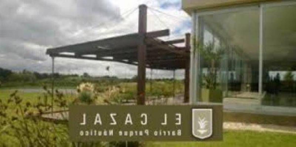 Земельный участок в Эскобар, Аргентина № 114785