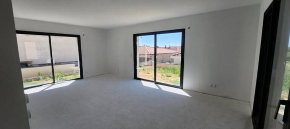 4 bedrooms Villa in Saint-Martin-du-Mont, France No. 290093 3