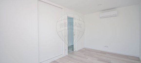 5 bedrooms House in Porto Salvo, Portugal No. 43032 39