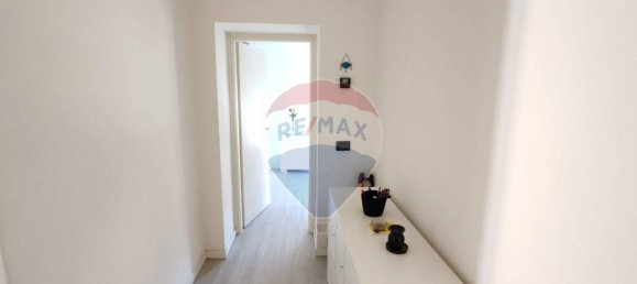 Квартира с 3 комнатами в Луино, Италия № 233166 9