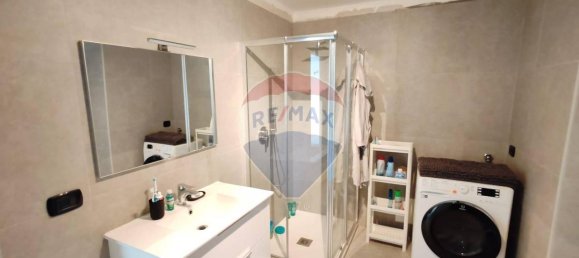 Квартира с 3 комнатами в Луино, Италия № 233166 17