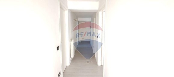 Квартира с 3 комнатами в Луино, Италия № 233166 11