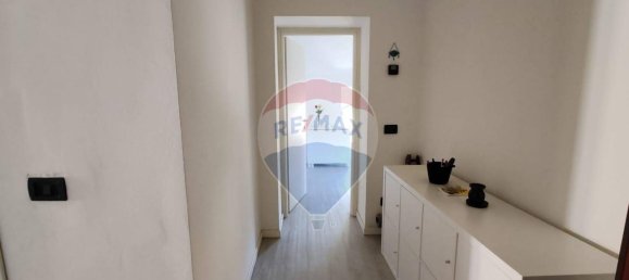 Квартира с 3 комнатами в Луино, Италия № 233166 10