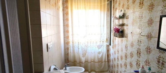 Apartamento de 2 dormitorios en Foggia, Italy No. 372878 2