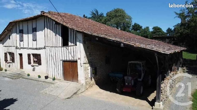 Casa de 3 dormitorios en Haute-Garonne, France No. 312418