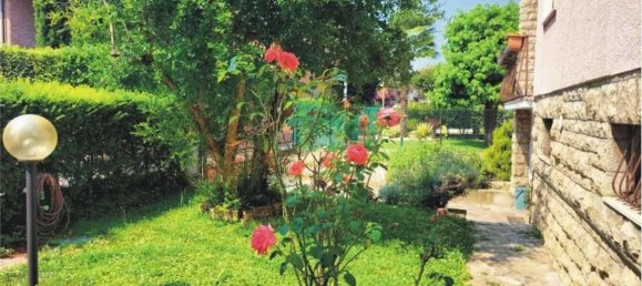 Casa de 4 habitaciónes en Curno, Italy No. 42228 5