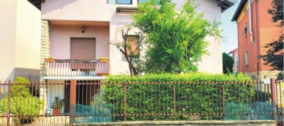 Casa de 4 habitaciónes en Curno, Italy No. 42228 6