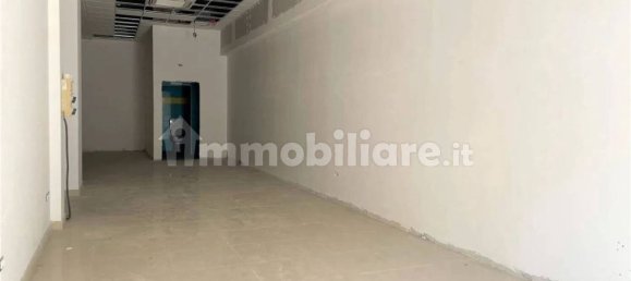 1 room Commercial property in Catanzaro, Italy No. 13088 2
