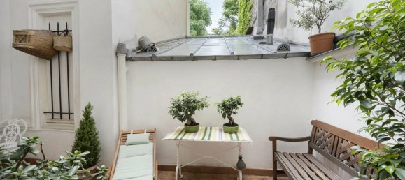 2 bedrooms Castles in Paris, France No. 182377 5