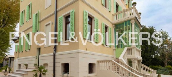 3 bedrooms Apartment in Padua, Italy No. 179360 7