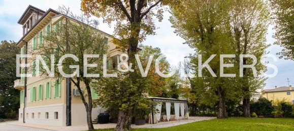 3 bedrooms Apartment in Padua, Italy No. 179360 4