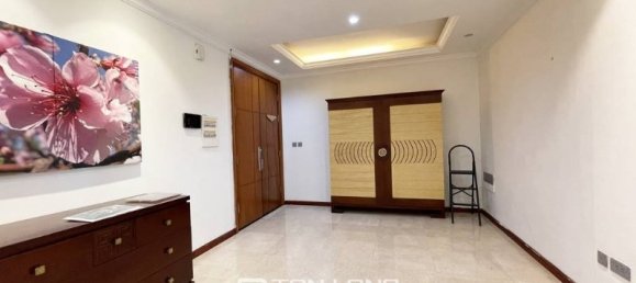 3 bedrooms Apartment in Tay Ho, Vietnam No. 648 21