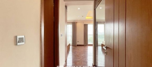 3 bedrooms Apartment in Tay Ho, Vietnam No. 648 11