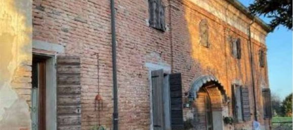 Casa de 2 dormitorios en Suzzara, Italy No. 295961 2