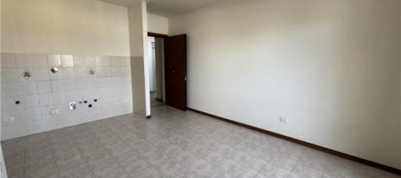 2 rooms Apartment in Florence, Italy No. 33650 3