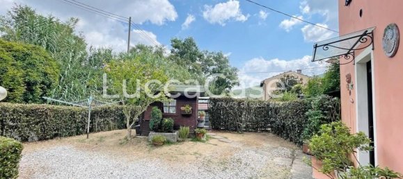 3غرفة شقة في Lucca, Italy رقم 308894 6