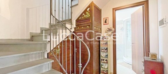 3غرفة شقة في Lucca, Italy رقم 308894 16