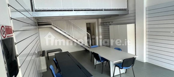 2 rooms Commercial property in Ravenna, Italy No. 154805 3