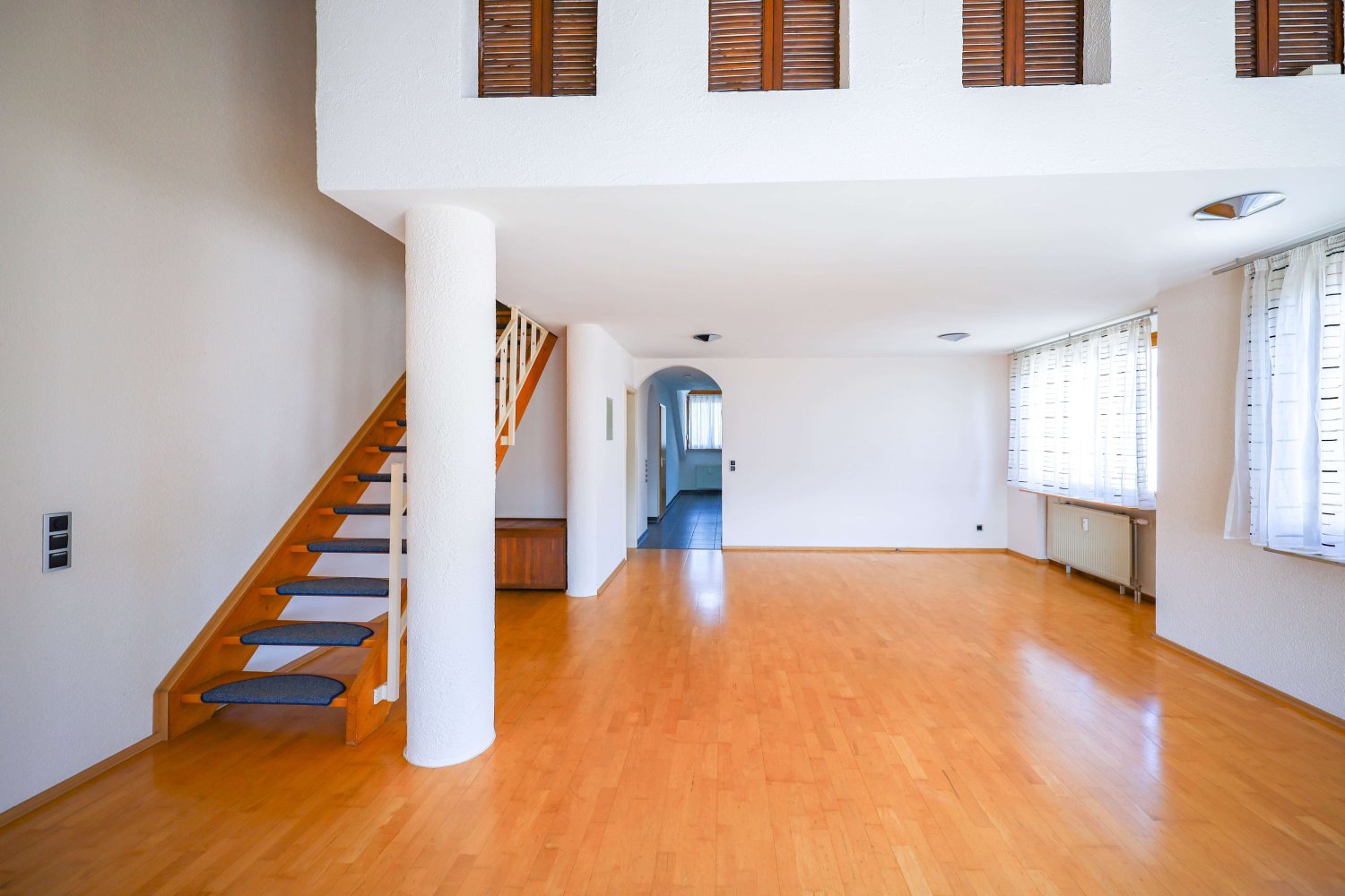 Дуплекс с 4 спальнями в Баден-Вюртемберг, Германия № 30070