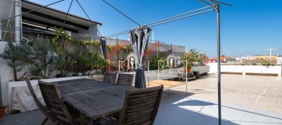 7 Schlafzimmer Doppelhaus in Loule, Portugal, Nr. 306343 14