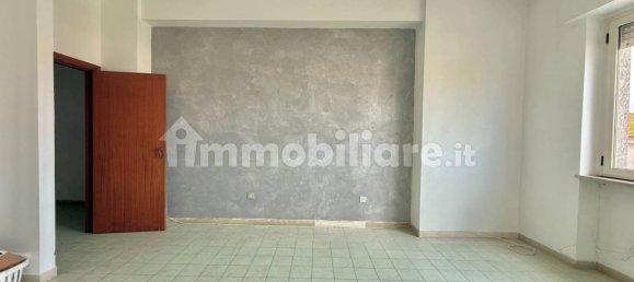 Квартира с 3 спальнями в Монтесильвано, Италия № 195602 8