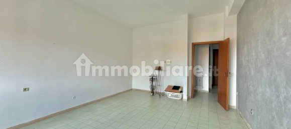 Квартира с 3 спальнями в Монтесильвано, Италия № 195602 6