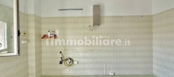 Квартира с 3 спальнями в Монтесильвано, Италия № 195602 28