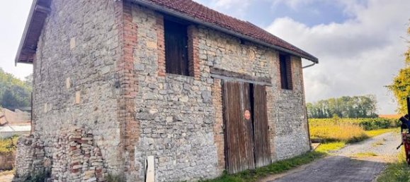 Estudio en Marne, France No. 308298 2