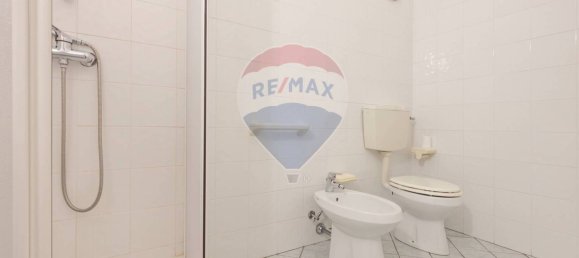 2 bedrooms House in Ispra, Italy No. 204143 16