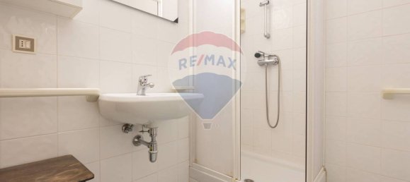 2 bedrooms House in Ispra, Italy No. 204143 15