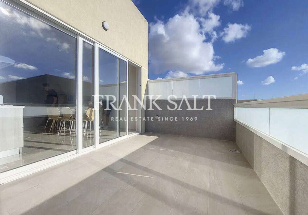 3 bedrooms Penthouse in Mosta, Malta No. 7164