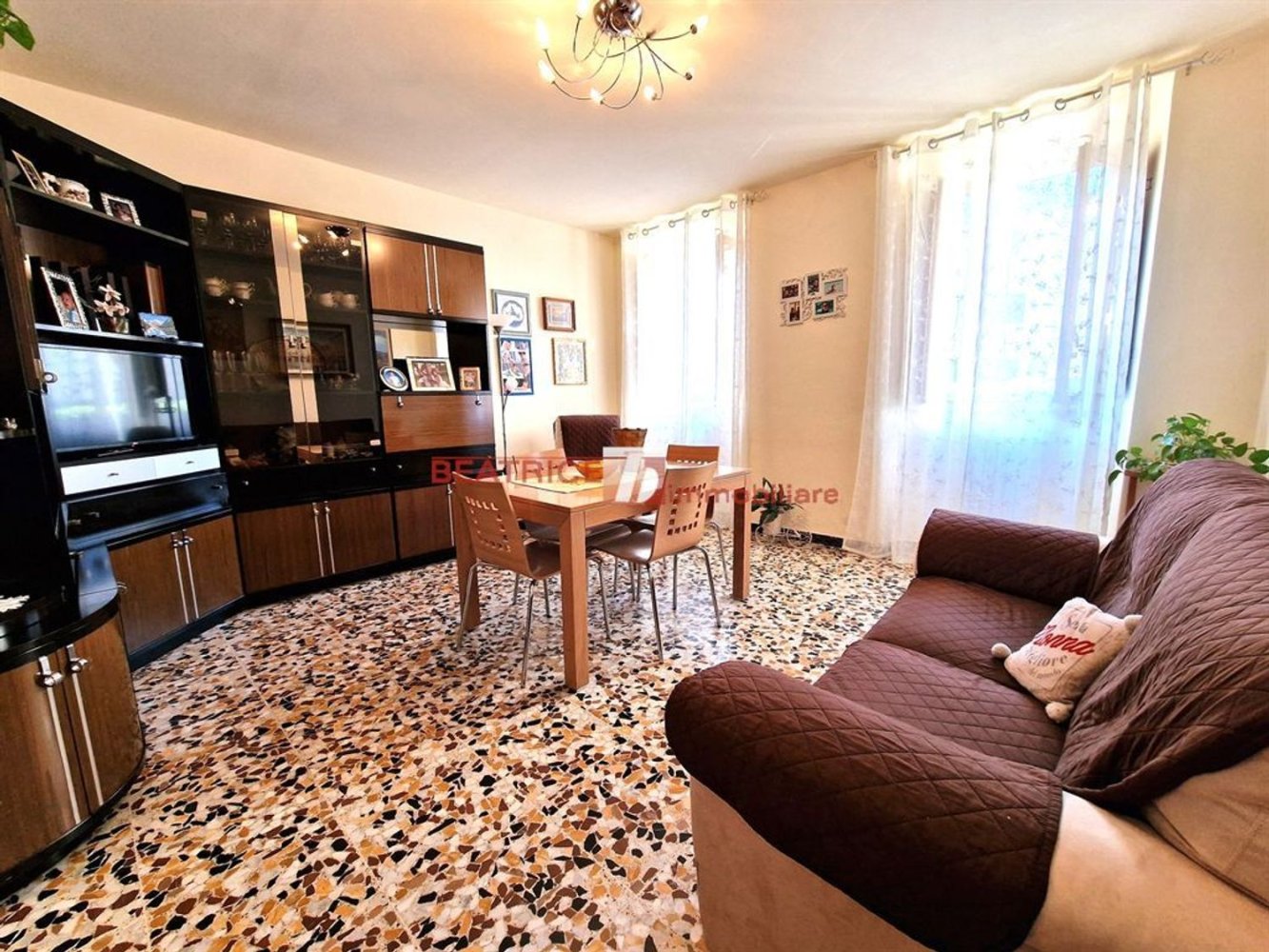 6 rooms House in Lucca, Italy No. 98210