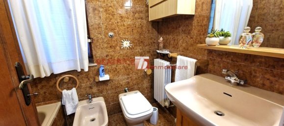 6 rooms House in Lucca, Italy No. 98210 23