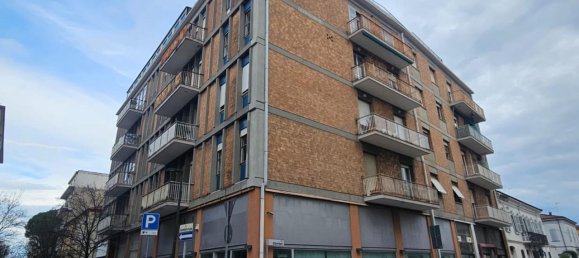 3 rooms Apartment in Rimini, Italy No. 121089 4