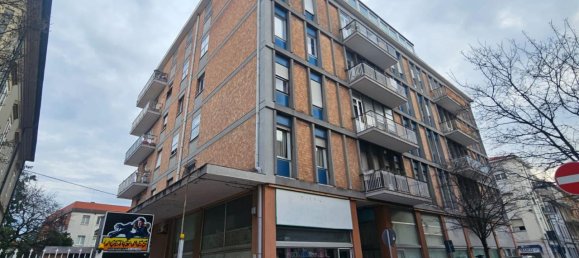 3 rooms Apartment in Rimini, Italy No. 121089 9